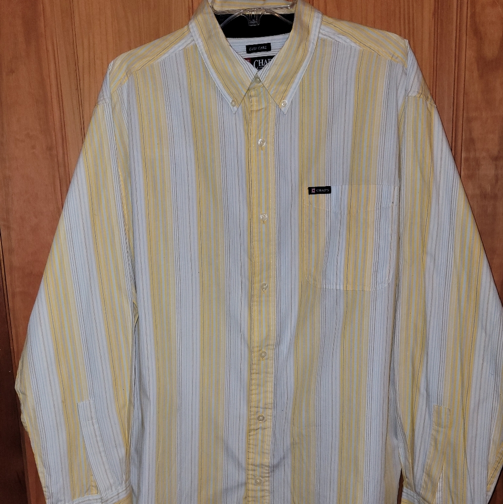 Man's CHAPS Size L Button Down Shirt